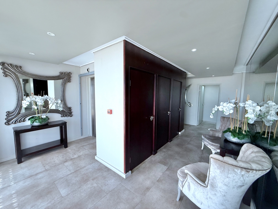 3 Bedroom Property for Sale in Waves Edge Western Cape